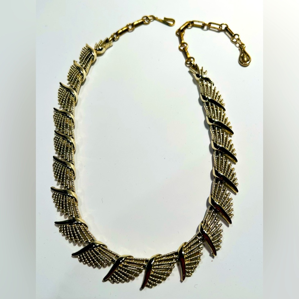 VTG Coro Wing Collar Necklace